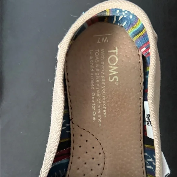 TOMS Beige Moccasins - Picture 3 of 4